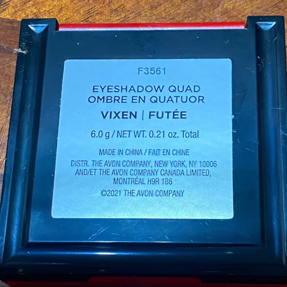 AVON fmg GLIMMER Multi Eyeshadow Quad VIXEN 3 Shimmer and 1 Matte